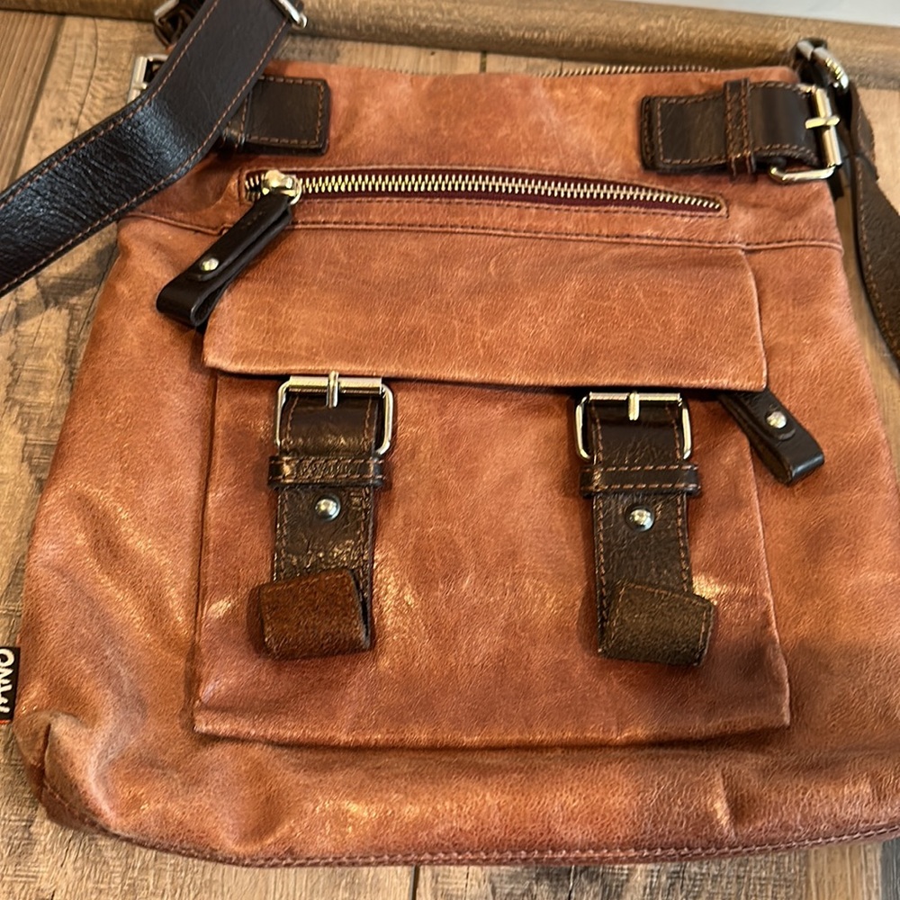 Tano Women’s Crossbody Leather Bag - Picture 2 of 7